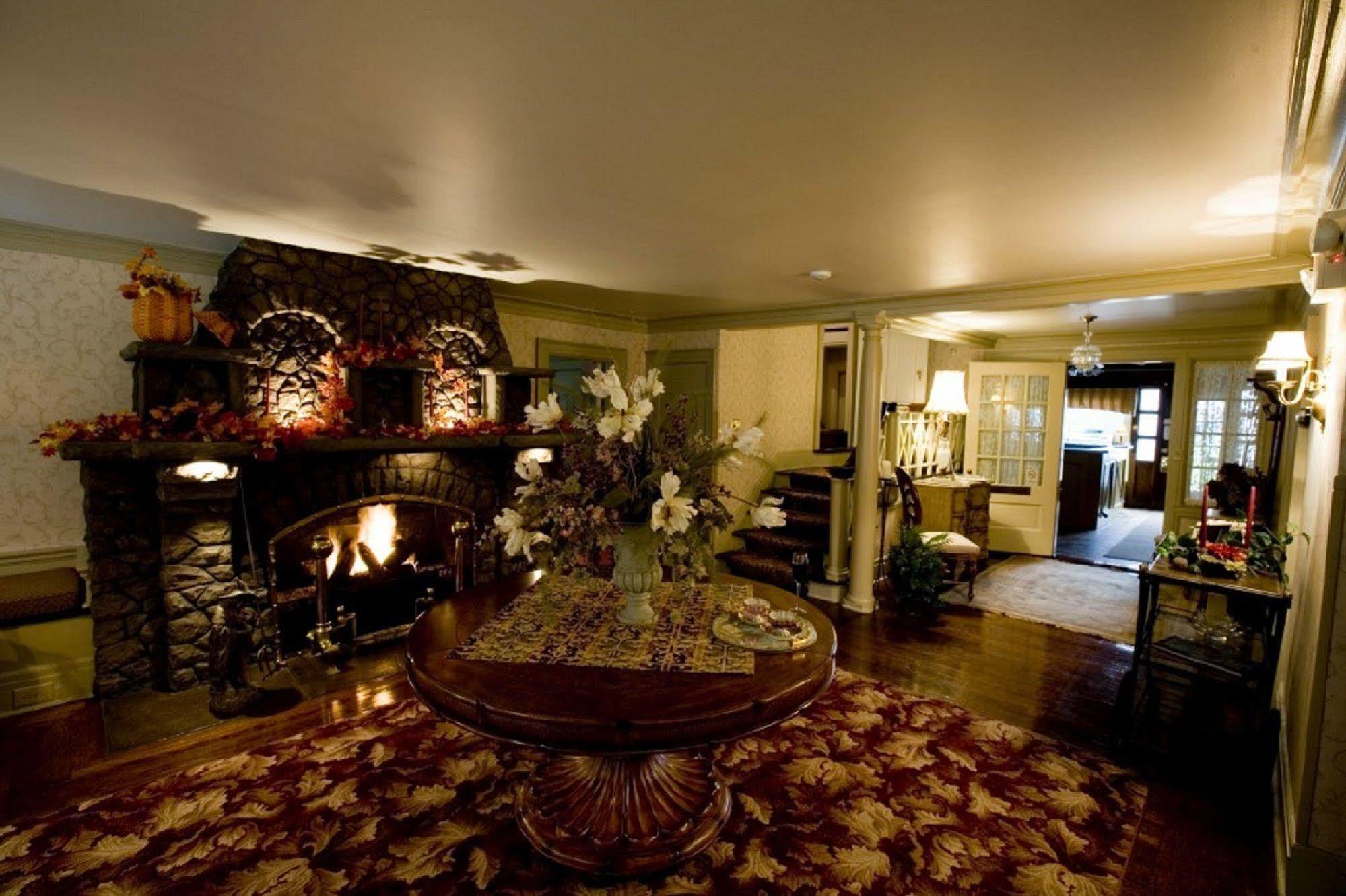 Julias Bed And Breakfast Hubbard Kültér fotó